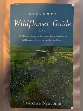 Newcomb’s wildflower guide softcover book